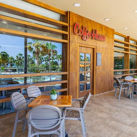 אתר נופש Vonresort Elite & Aqua סייד