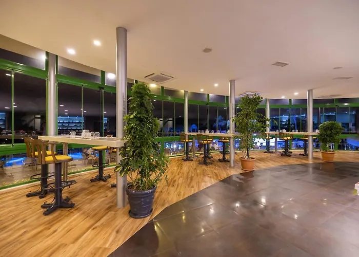 Vonresort Elite & Aqua 5* Side