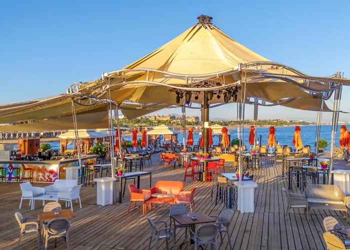 Vonresort Elite & Aqua 5* Side