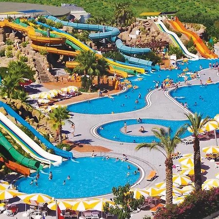 Vonresort Elite & Aqua 5* シダ