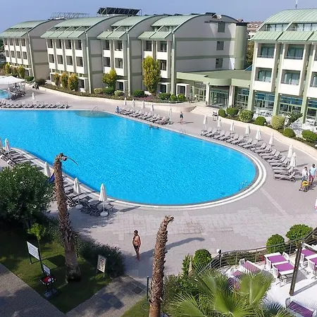 Vonresort Elite & Aqua 5* シダ